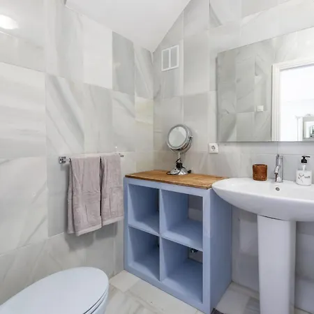 Casa Jardines Del Sol - G6 *
